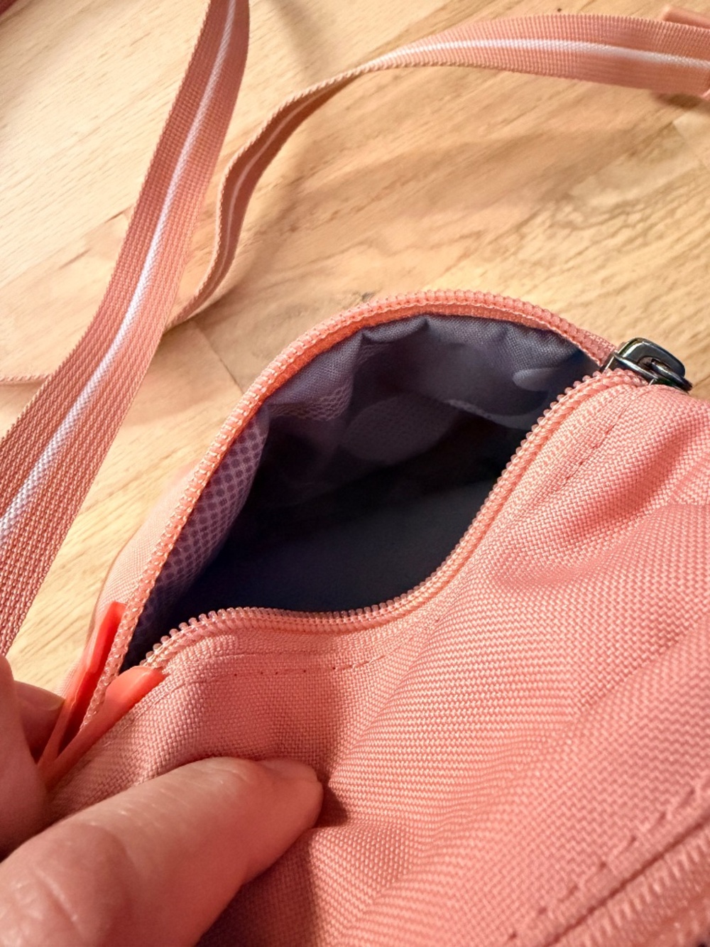 Pacsafe Unisex Pacsafe Go Anti Theft Crossbody - Picture 4 of 5